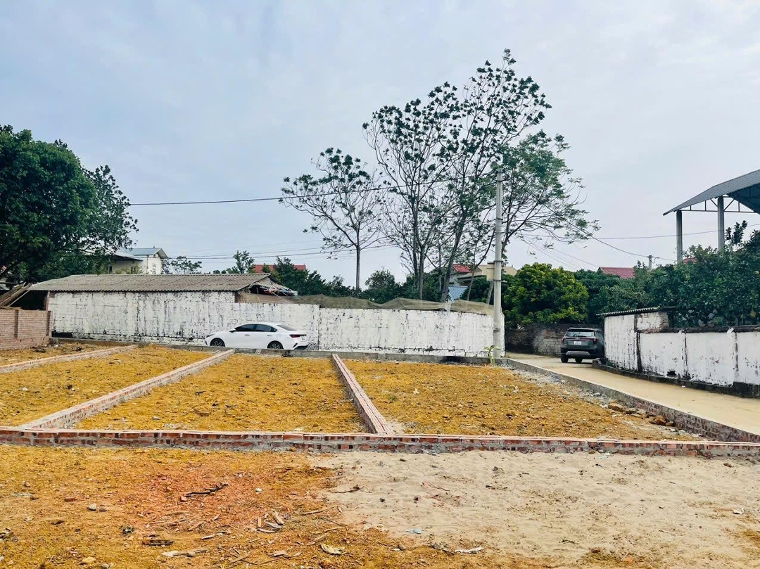 Hoa Hậu Sát Trục Chính Của Hoà Thạch-Thạch Thất Giá Chỉ Nhỉnh 2 Tỷ 1 Cho Hơn 70M
