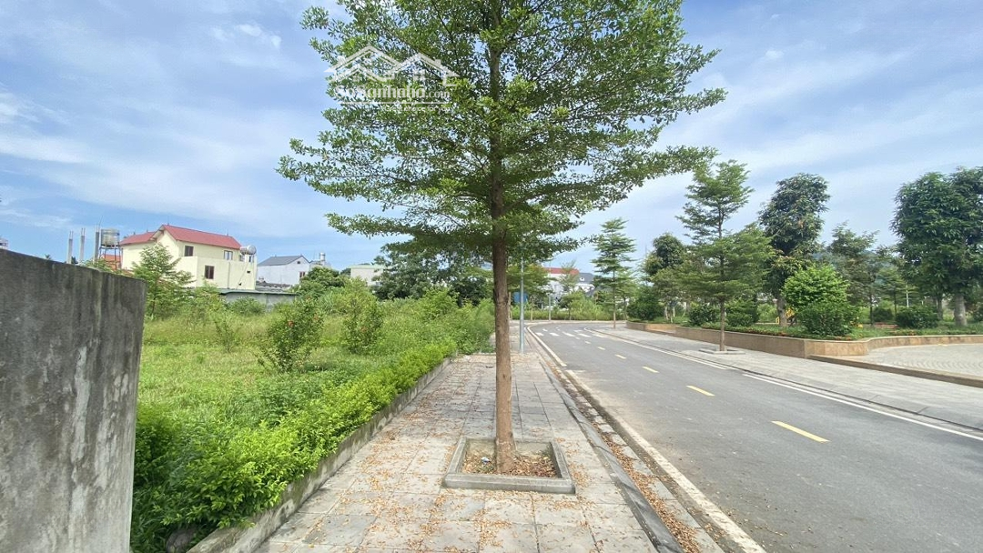 Chỉ 26 Triệu/M2 Căn Biệt Thự Góc Siêu Vip 300M2 Vị Trí Trung Tâm Huyện Lương Sơn - 9 Donwtown Lương Sơn