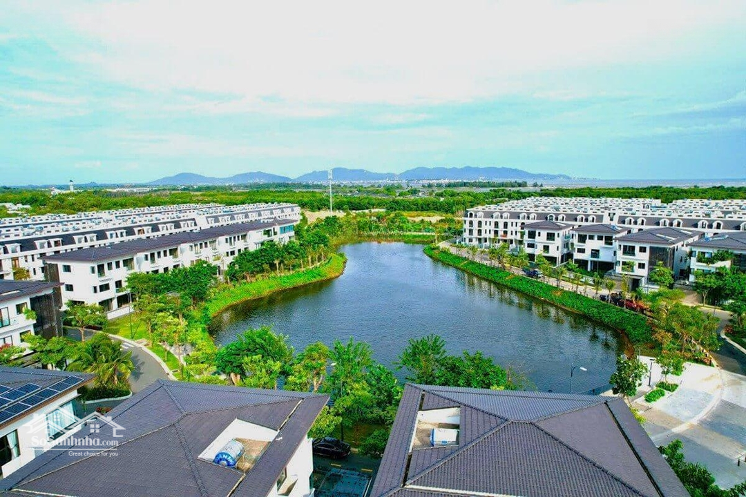 Chủ Đi Định Cư Nước Ngoài Cần Bán Gấp Căn Liền Kế Hướng Nam Mát Mẻ. View Biệt Thự Và Hồ Điều Hoà.