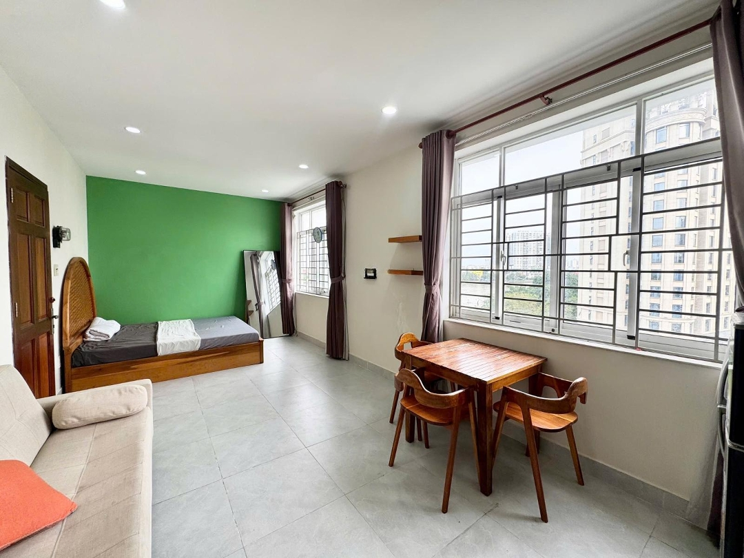 Cho Thuê Căn Hộ Studio Cửa Sổ Thông Thoáng Ngập Tràn Ánh Sáng - Thang Máy, Hầm Xe - Ngay Hutech