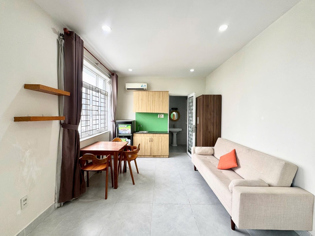 Cho Thuê Căn Hộ Studio Cửa Sổ Thông Thoáng Ngập Tràn Ánh Sáng - Thang Máy, Hầm Xe - Ngay Hutech