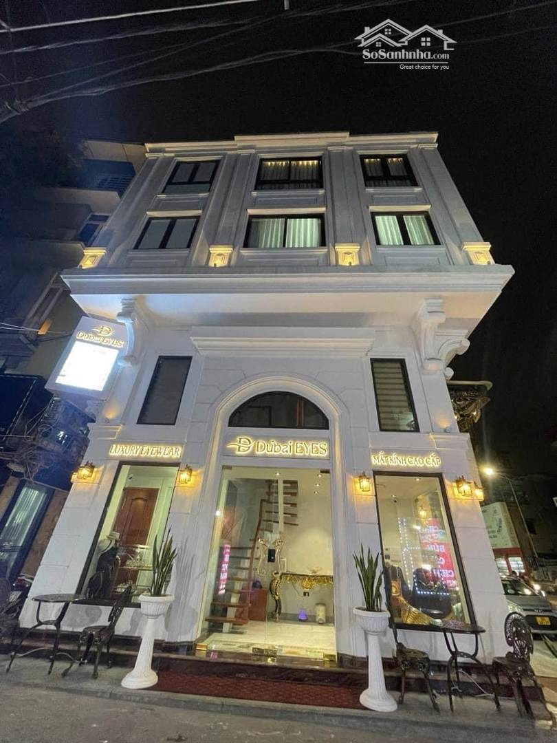 Bán Nhà Mặt Phố Cực Hiếm Tôn Đức Thắng, Đống Đa. 20.5M2,4 Tầng,Mt 3.02M, 14.7 Tỷ. Lô Góc 3 Thoáng