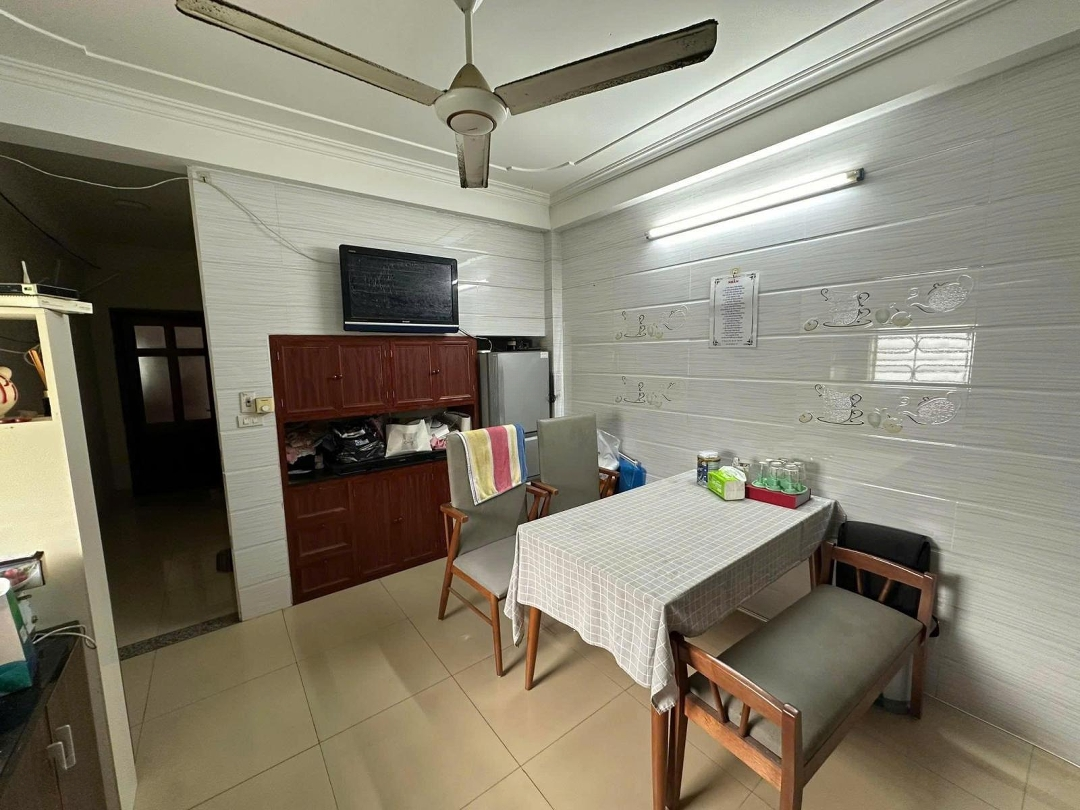 Cho Thuê Nhà Ngõ 315 Nguyễn Khang 55M2 X5T Ngõ Ô Tô