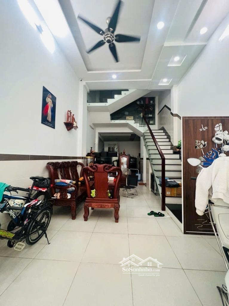 Bán Nhà Bến Vân Đồn Quận 4 - Hẻm Ôtô - 5 Tầng - 52M2 - 5 Tỷ Nhỉnh - Tiện Kinh Doanh