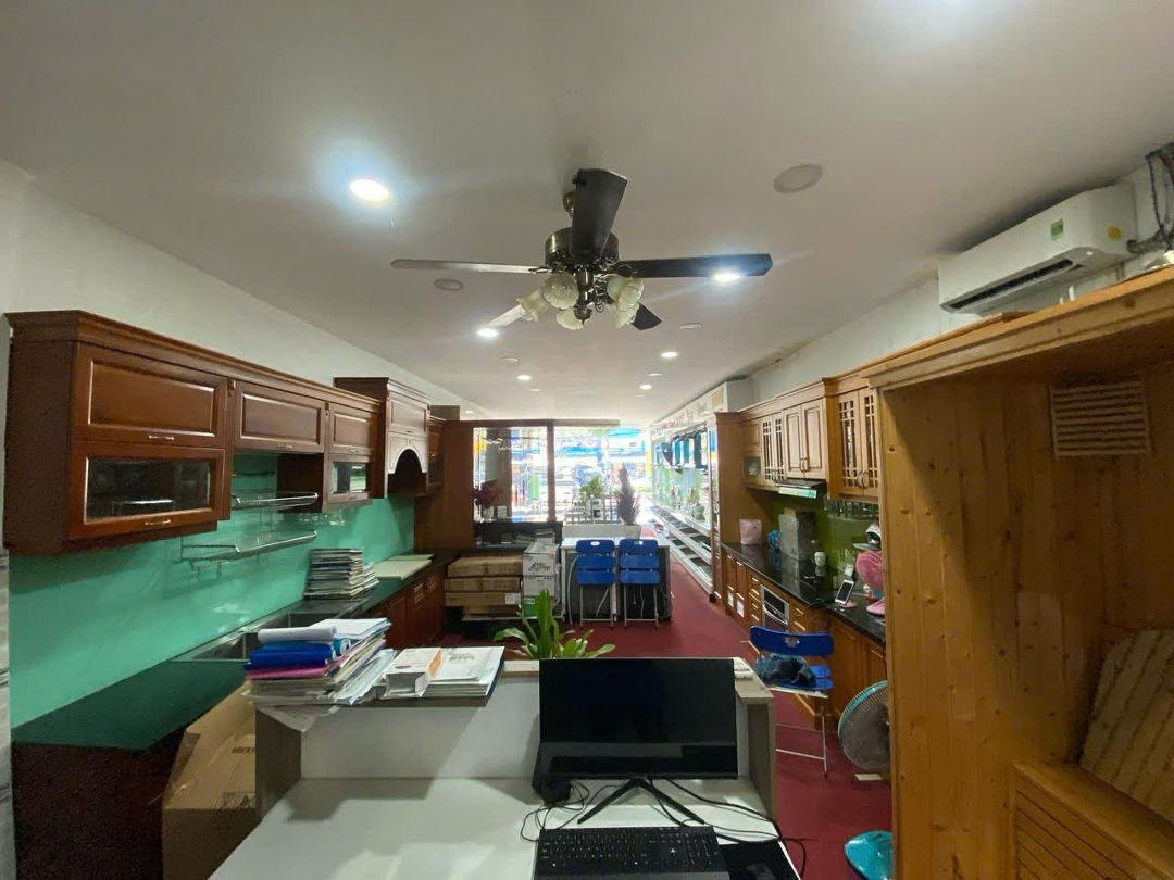 Cho Thuê Nhà Đẹp Trống Suốt, Mặt Tiền 62 Đường Phạm Văn Thuận