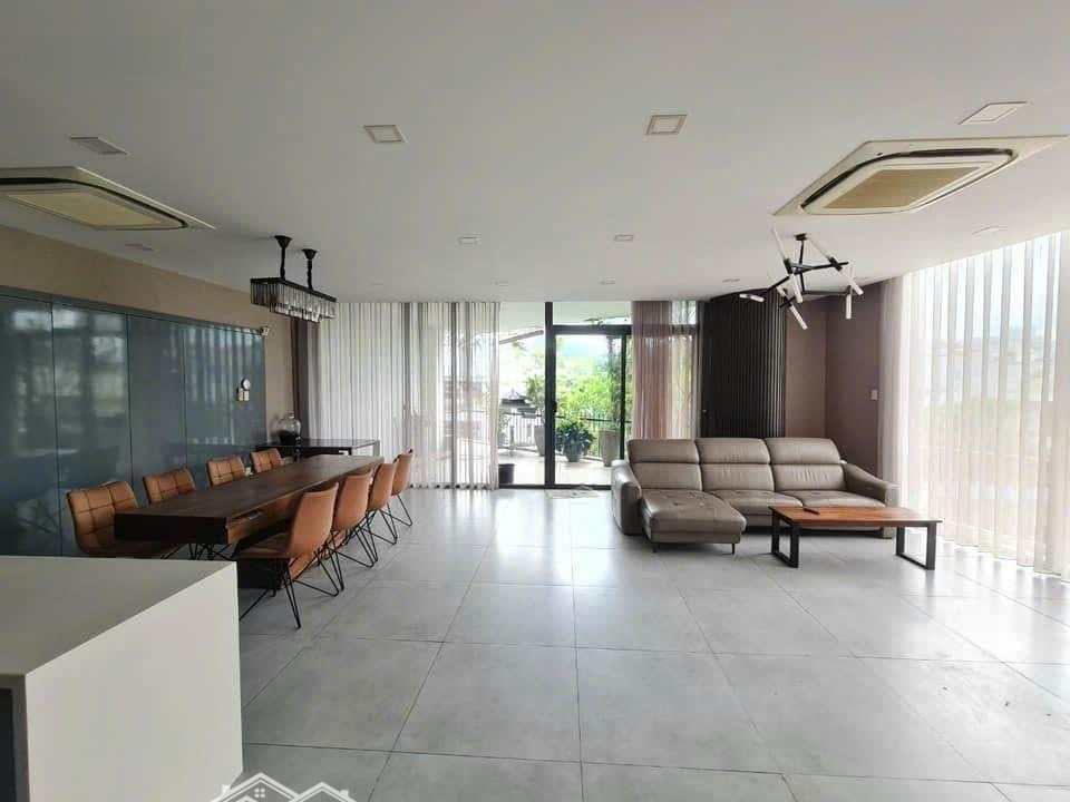 Bán Nhà Căn Góc Biệt Thự Phố
127-129 Trần Nhật Duật. P Phước Hoà. Nha Trang