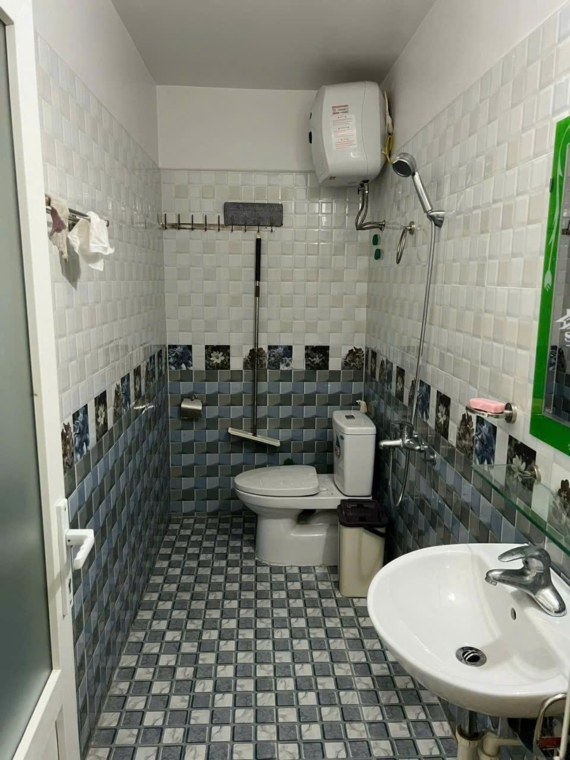 Nhà Hồ Sen, 60M2, 4 Tầng, 3 Ngủ Full Đồ, 8 Triệu-0912473845