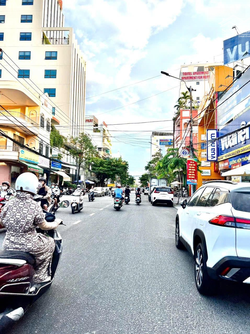 Bán Nhà 3 Tầng 2 Mặt Tiền Núi Thành Gần Trưng Nữ Vương Khu Trung Tâm Hải Châu, 200M2, Đường 10M5