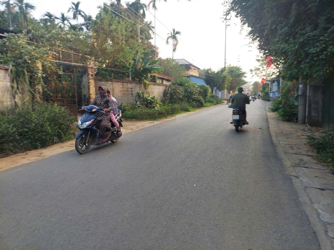 Chính Chủ Gửi Bán 330M. Mặt 10M. Thổ Cư 150M. Lô Đất Nằm Ngay Trục Chính Liên Xã Yên Bài
