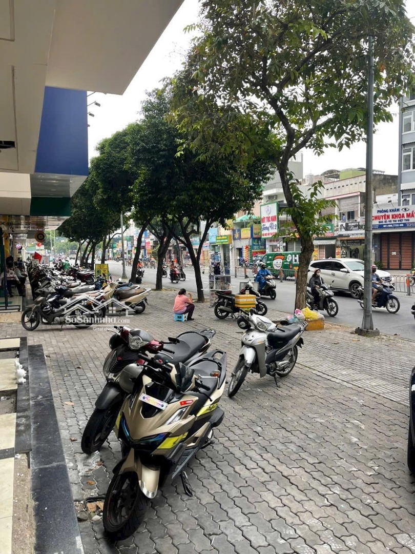 Bán Nhanh Căn Mặt Tiền Phan Văn Trị Trong Kdc Cityland Park Hills Nhà Hoàn Thiện , Có Thang Máy