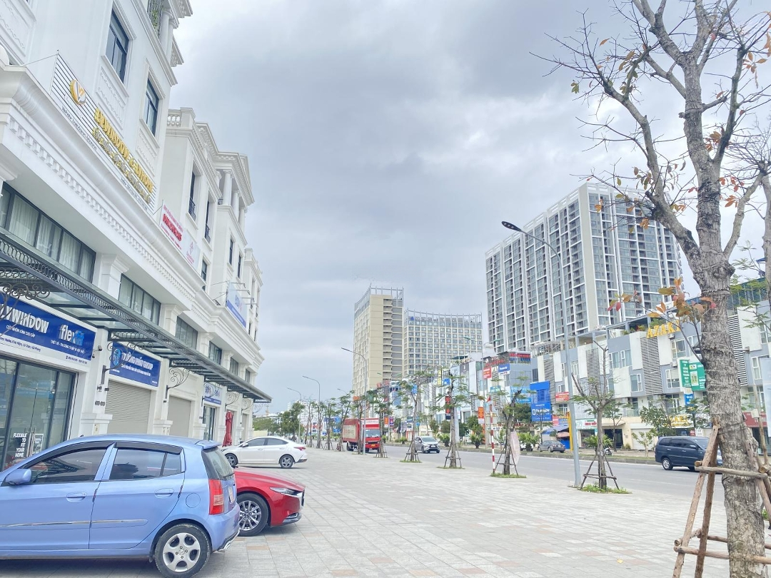 Bán Gấp Căn Mặt Đường Võ Nguyên Giáp, 140M2, 27 Tỷ, Hoàn Thiện Full Nội Thất Thang Máy, Kd Sầm Uất