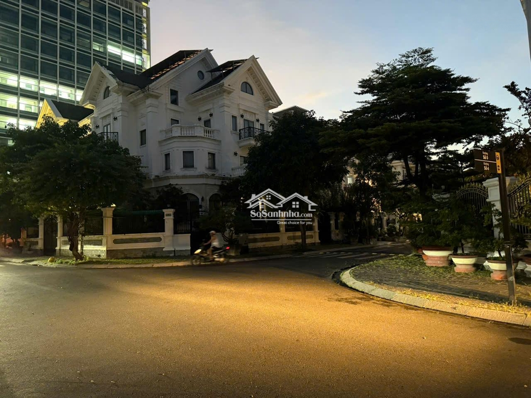 Cần Bán Căn Nhà Góc 2 Mặt Khu Cityland Garden Emart, Phường 5, Gò Vấp Dt: 14 X 20M