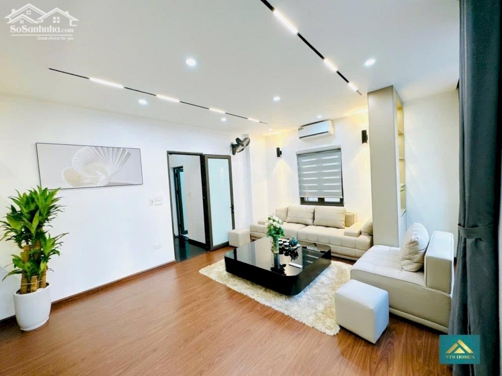 Mới đẹp, Ô tô 30m, Hai thoáng, PHỐ Cát Linh-0946383428
