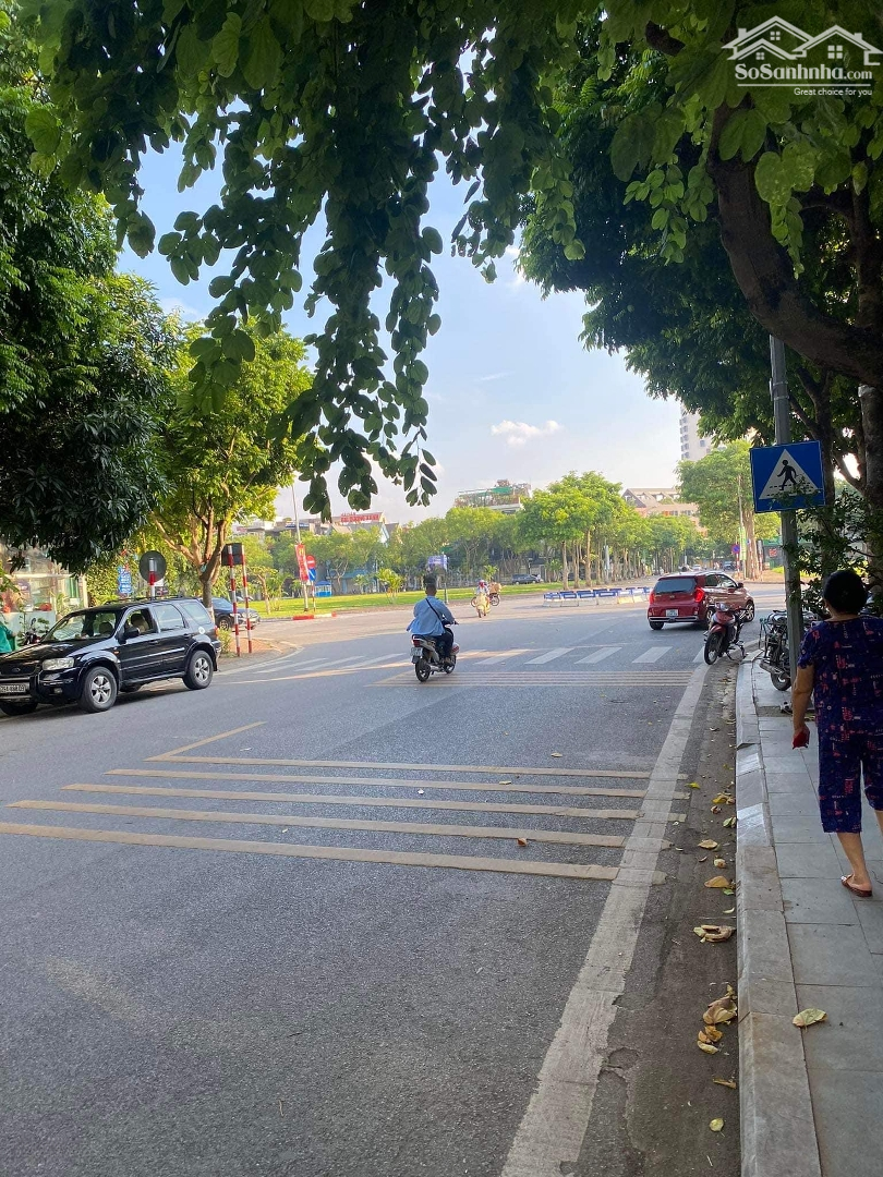 Cho Thuê Biệt Thự 2 Măt Tiền Kđt Việt Hưng, Long Biên. Diện Tích: 200M2. Giá: 50 Triệu/Tháng