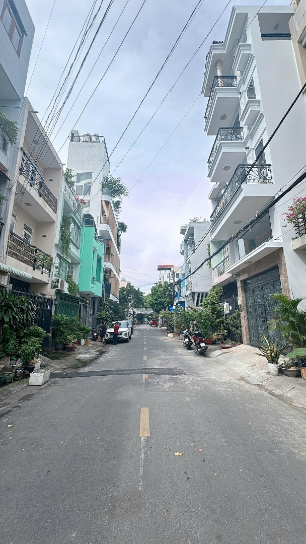 Bán Nhà 2 Lầu -Mt Nguyễn Trường Tộ, 4Mx8M, Giá Bán 6.3 Tỷ , Phường Tân Thành, Quận Tân Phú.