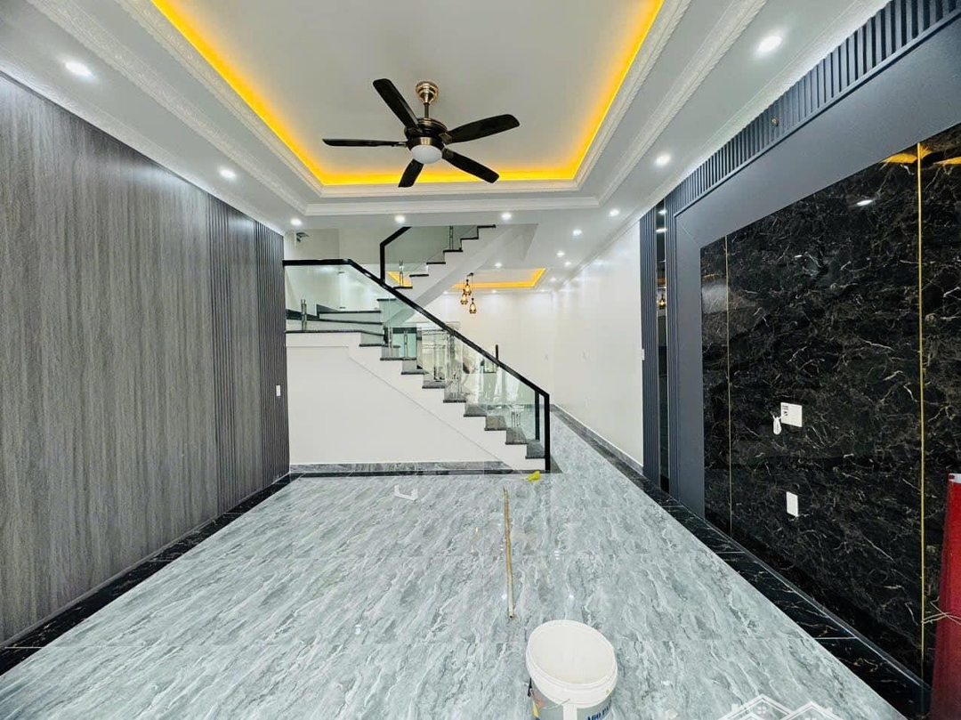 Nhà Lê Đức Thọ - Lô Góc Ngõ Thông - Nhỉnh 8 Tỷ - Ô Tô Đỗ Cửa