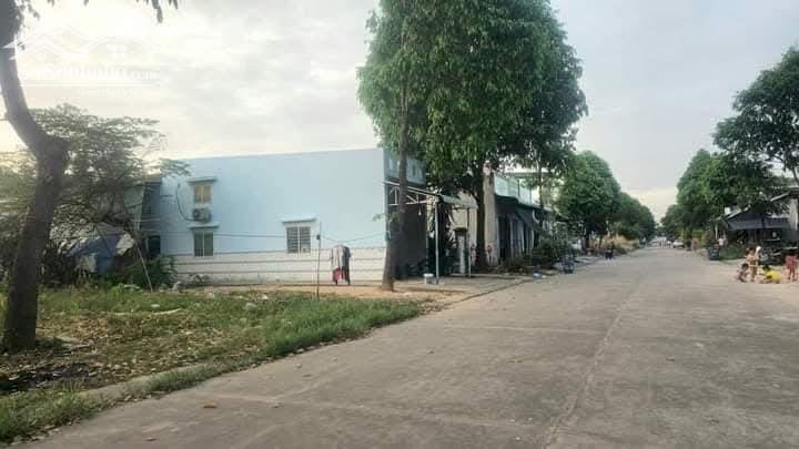 Căn trọ đường DL11, vị trí gần công ty, gần trường học. Thu nhập 8tr/1tháng đang thuê kín