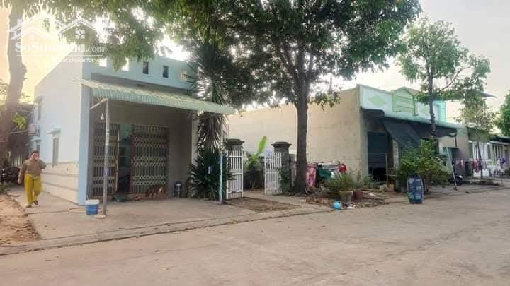 Căn trọ đường DL11, vị trí gần công ty, gần trường học. Thu nhập 8tr/1tháng đang thuê kín