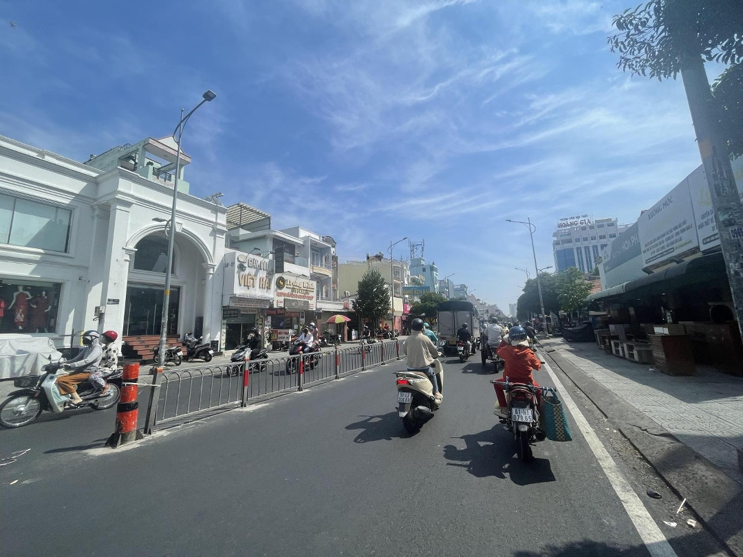 Nhà Mtkd Đường Hậu Giang Kinh Doanh Sầm Uất Kế Bên Khu Him Lamdiện Tích86M2 Nhà 4 Tấm Giá 35 Triệu/Th