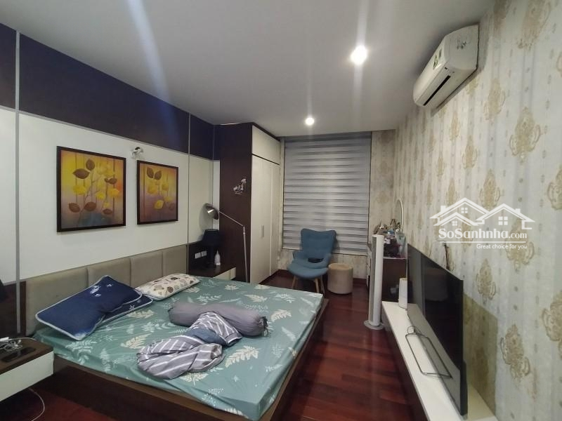 Bán Nhà Riêng Tại Khu Đô Thị Việt Hưng, 11,8 Tỷ, 80M2, Giá Ưu Đãi Uy Tín