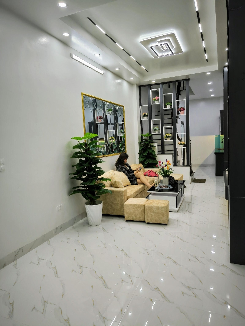 Thanh Nhàn - Hbt - Siêu Phẩm - Ngõ Thông - Dân Xây - Tiện Ích - 375M2 - 5 Tầng - 6,45 Tỷ