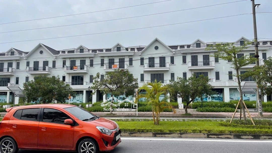 Bán Nhà Mặt Tiền Đường Đinh Tiên Hoàng ,Mặt Tiền 8M Hướng Đông Nam .Lh :0378965565