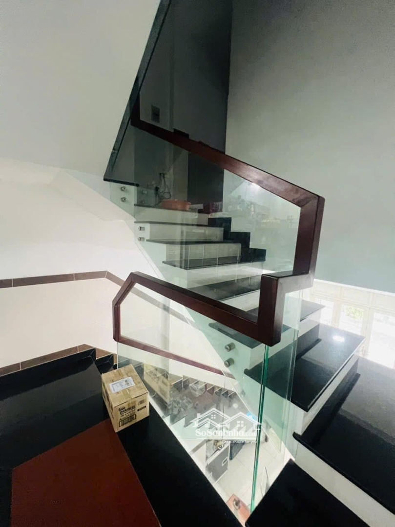 Bán Nhàhẽm Xe Hơi6M 106/15 Đường Số 51 P14 3 Tầng 5 Phòng Ngủ 4 Vệ Sinhfull Công Năng 4X13M Không Lộ Giới