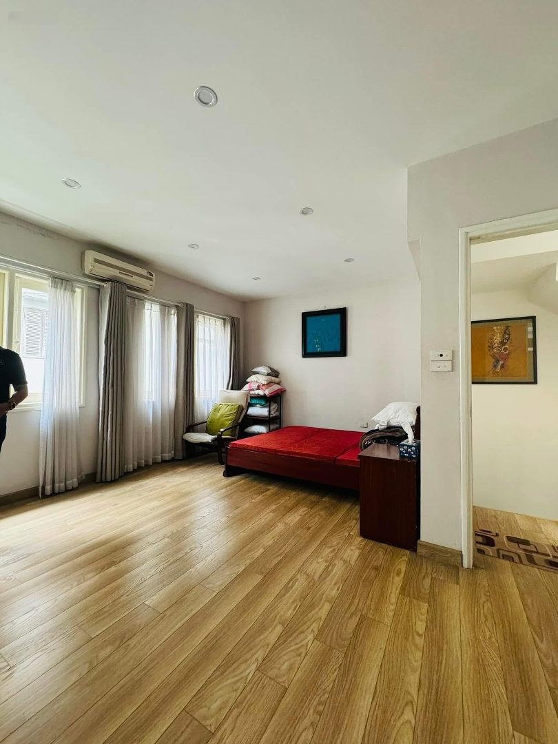 Phố Hiếm Nhà Bán Sát Hồ Võ Thị Sáu, Ôtô Tránh Kinh Doanh Hai Bà Trưngdiện Tích91M2 4Tmặt Tiền6.2M Giá Bán 25.2Tỷ