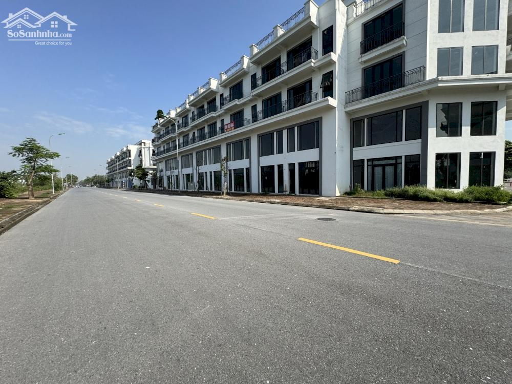 Cần bán gấp 80,6m2 Shophouse Metropolitan - Mặt phố Nguyễn Mậu Tài. Hai mặt đường trước sau