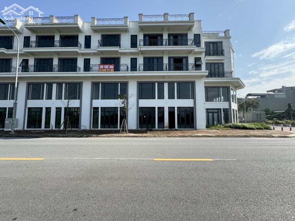 Cần bán gấp 80,6m2 Shophouse Metropolitan - Mặt phố Nguyễn Mậu Tài. Hai mặt đường trước sau