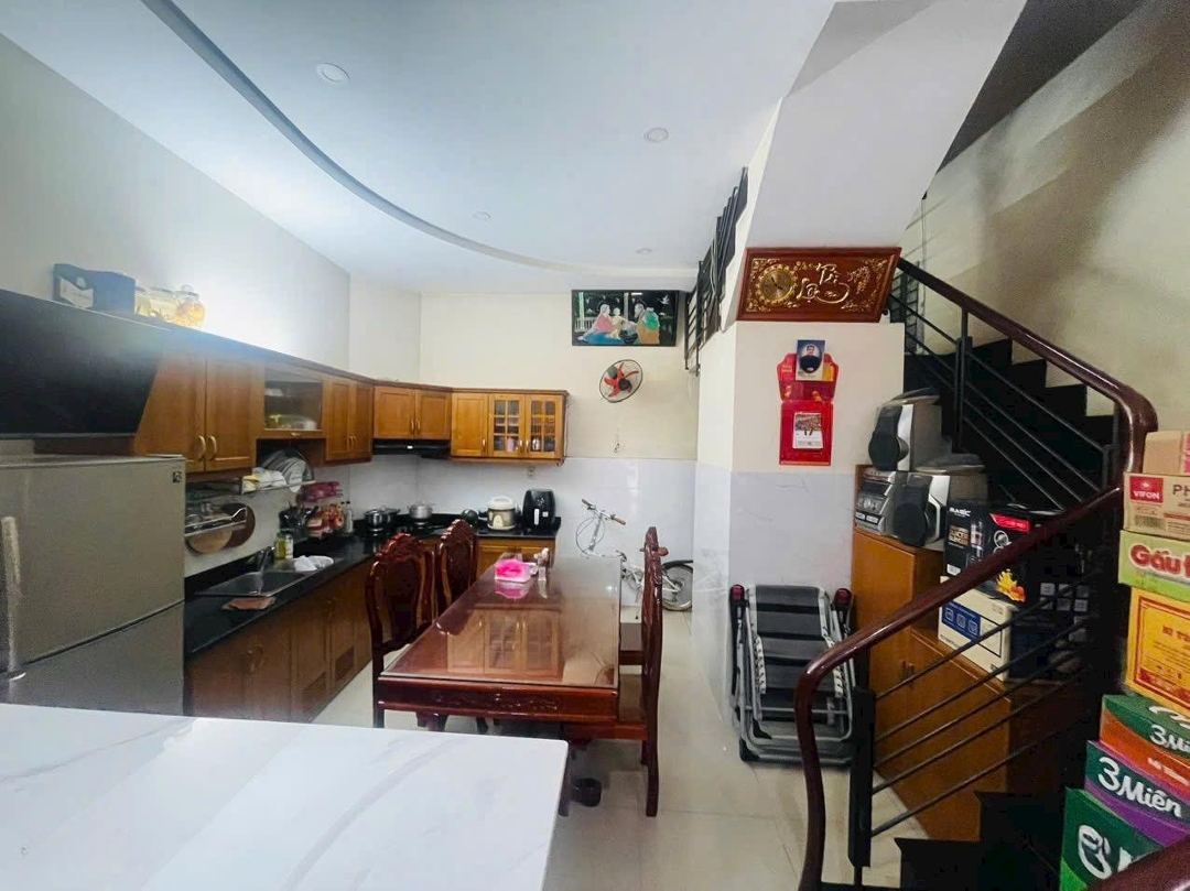 Bán Gấp Nhàhẽm Xe Hơi8M Đường Tân Hoá.quận 6.Giá Cực Tốt Chỉ 3Tỷ680/60M2.Sổ Hồng Riêng.tiện Cho Thuê