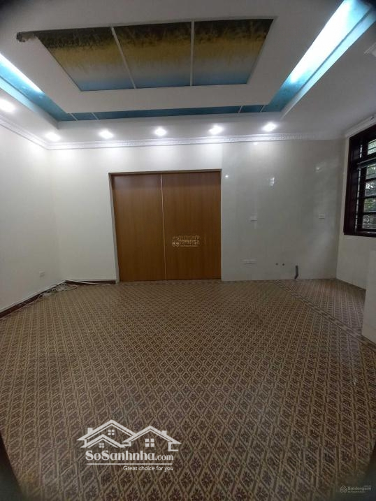 Cho Thuê Nhà Hoàng Cầu 55M2 X 4T, Ô Tô Đỗ Cửa, Vỉa Hè Rộng, Kinh Doanh Cfe,Vp, Kd Mọi Mô Hình. 17 Triệu