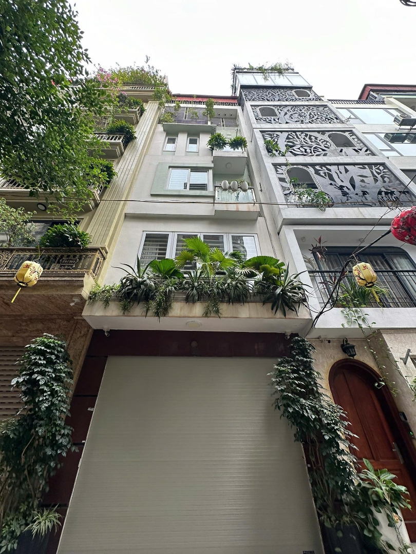 Cho Thuê Nhà Hoàng Cầu 55M2 X 4T, Ô Tô Đỗ Cửa, Vỉa Hè Rộng, Kinh Doanh Cfe,Vp, Kd Mọi Mô Hình. 17 Triệu