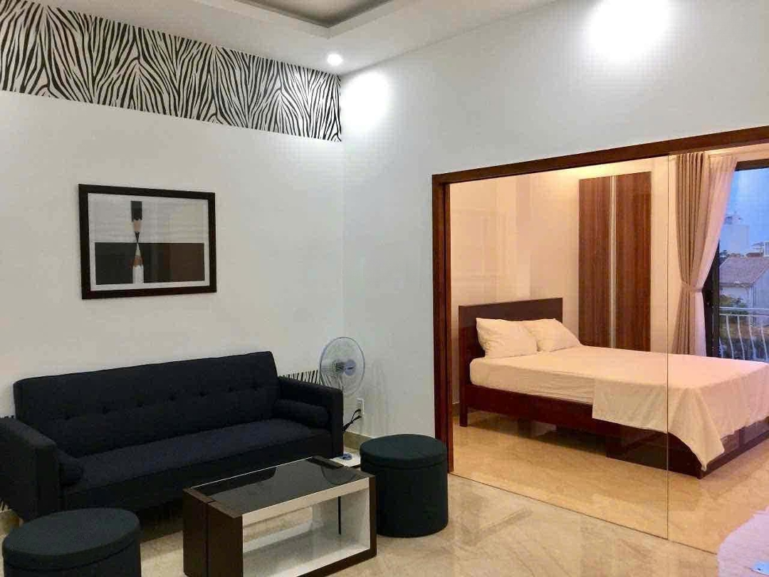 Bán Tòa Căn Hộ 5 Tầng Đối Diện Công Viên Ngay Khu Phố Tây