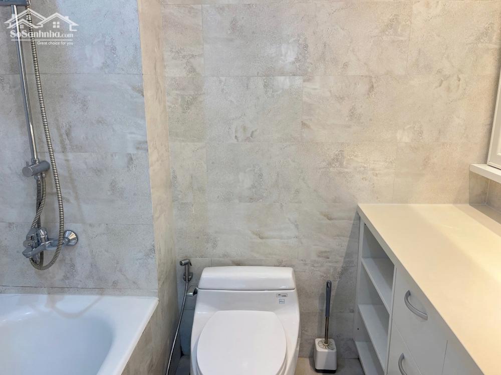 Căn hộ view hồ điều hào xanh mát cần bán tại P1 Ciputra