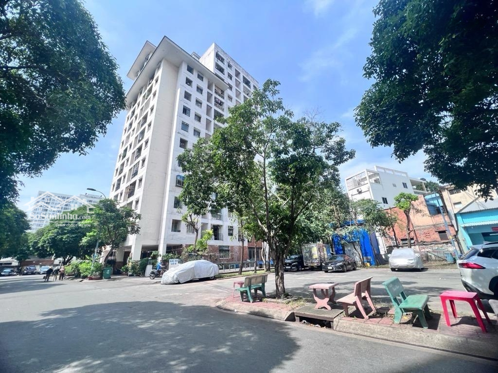 Quận 11, Chung Cư 312 Ngay Lạc Long Quân, Đầm Sen, Có Sổ Hồng, Mua Bán Nhanh, Sơn Lại Ăn Tết 2025