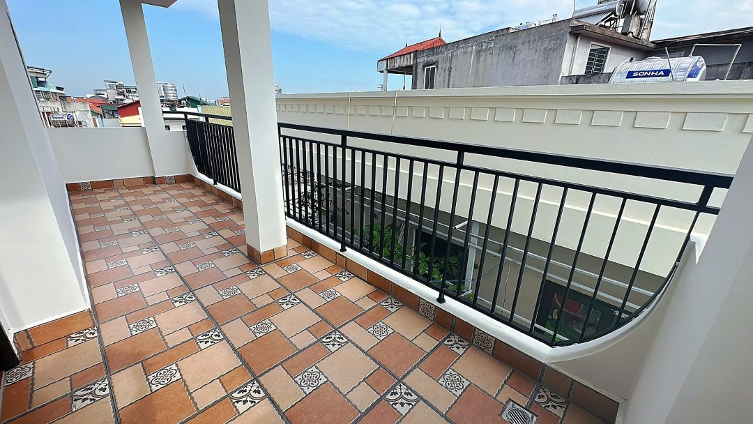 Bán Nhà Bát Khối - Mới Kính Koong - Nội Thất Xịn - Ô Tô Đỗ Cổng - 5 Tầng - 30M2 - Giá Nhỉnh 6 Tỷ