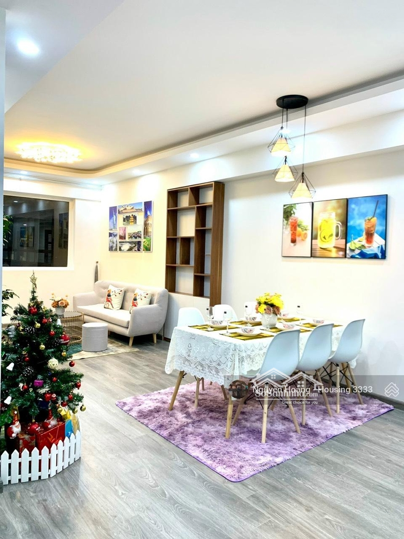 Startower Giá Thật, Tôi Cần Bán Căn 3N - 2 Vệ Sinh Tầng Trung Ban Công Nam Mát Mẻ, Đầy Đủ Đồ, Giá Bán 5 Tỷ