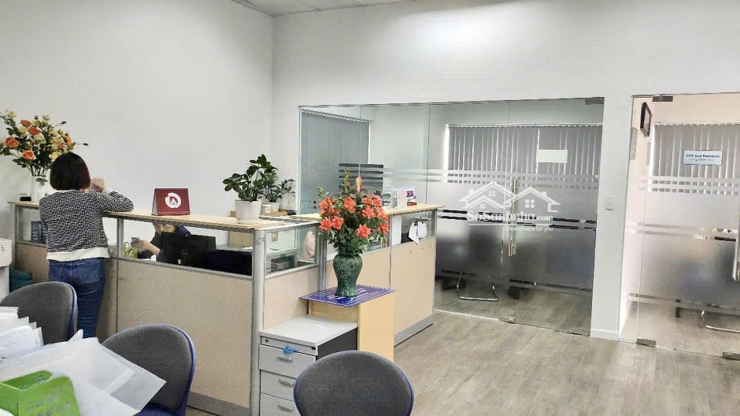 Cho Thuê Văn Phòng Siêu Đẹp - Gần 200M Tại Khối Đế Golden Palace Mễ Trì