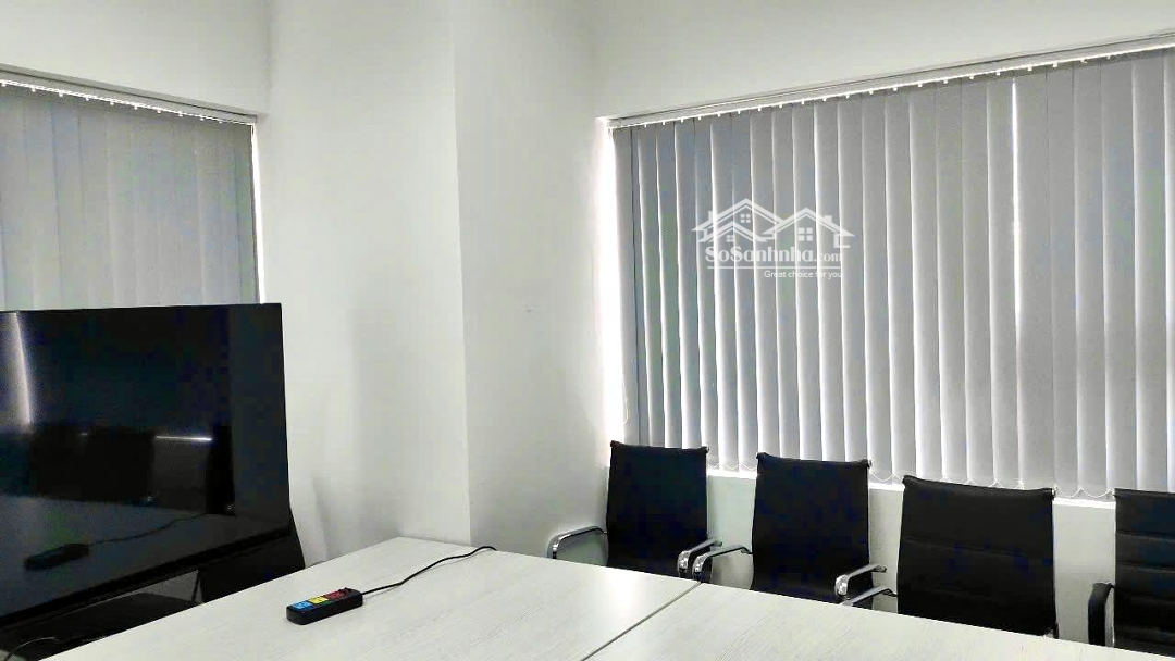 Cho Thuê Văn Phòng Siêu Đẹp - Gần 200M Tại Khối Đế Golden Palace Mễ Trì