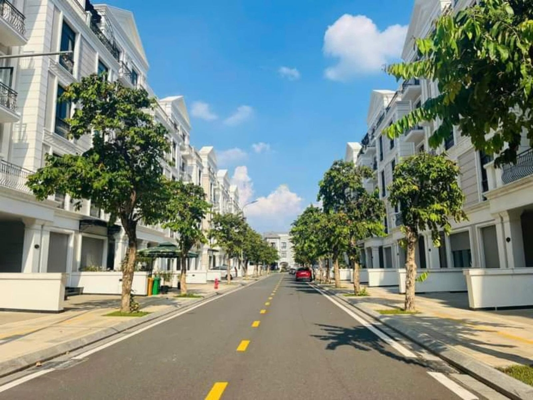 Bán Nhà Liền Kề 180M2 - Đã Hoàn Thiện Căn Bản Giá Bán 29Tỷ 500 Triệu