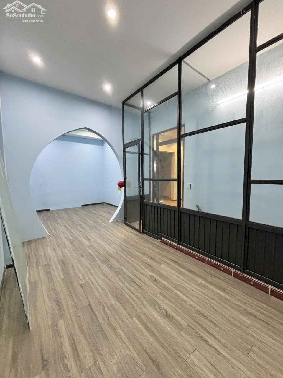 Cho thuê nhà 2 tầng mặt tiền gần khu Phố Hàn- Sơn Trà