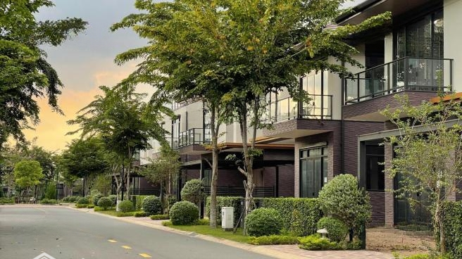 Biệt Thự Duy Nhất 1 Trệt 2 Lầu 300M2 Compound 3 Mặt Giáp Sông, Cách Phú Mỹ Hưng Chỉ 35P, Giảm 17%