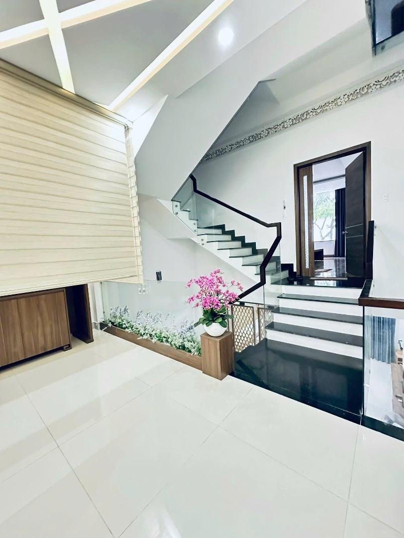 Bán Nhà 3,5 Tầng Nới Đường Đường Trần Nhân Tông Rộng 15M Phường Mân Thái, Quận Sơn Trà - Giá Bán 8,2 Tỷ