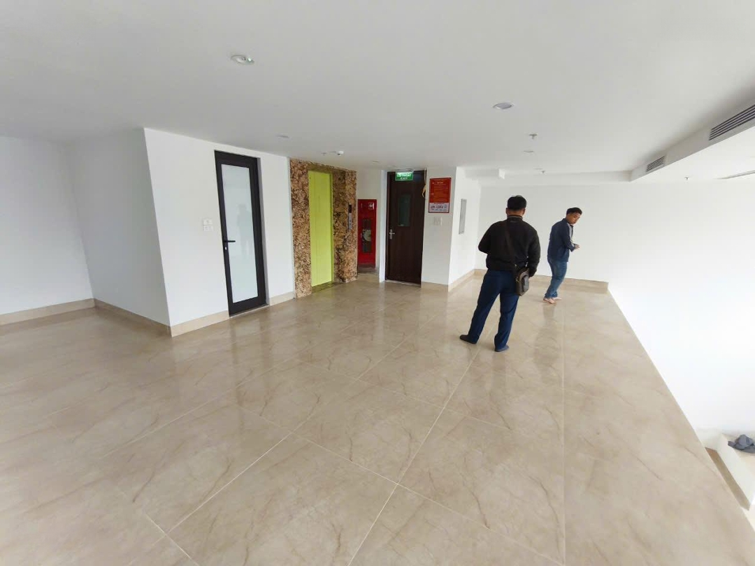 Cho Thuê Tòa Nhà Làm Văn Phòng 130M, 9 Tầng Mới Xây Tại Nguyễn Trãi, Tx Có Thang Máy, Pccc 150 Triệu