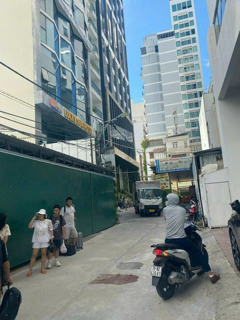 Chỉ 159 Triệu/M2 Có Ngay Lô Đất Sát Biển Trần Phú 178,7M2 Ngang 7,2M Nằm Sát Ngay Sau Ks Queen