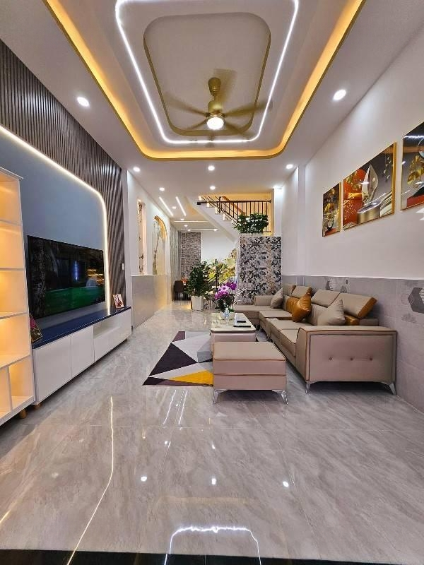 Cô Tâm Bán Gấp Nhà Đoàn Như Hài P12 Q4.Diện Tích59,2M2 Giá Bán 2Tỷ650 Gần Trường Đh Luật. Đang Cho Thuê 24 Triệu