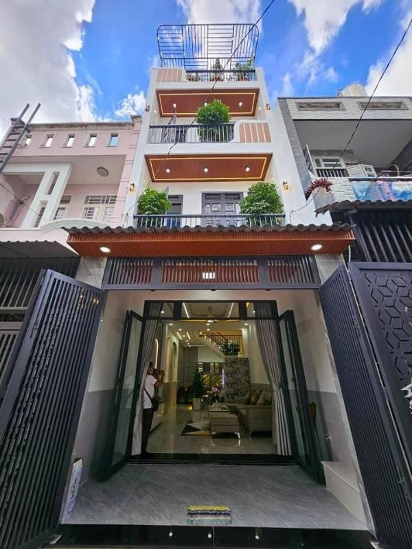 Cô Tâm Bán Gấp Nhà Đoàn Như Hài P12 Q4.Diện Tích59,2M2 Giá Bán 2Tỷ650 Gần Trường Đh Luật. Đang Cho Thuê 24 Triệu