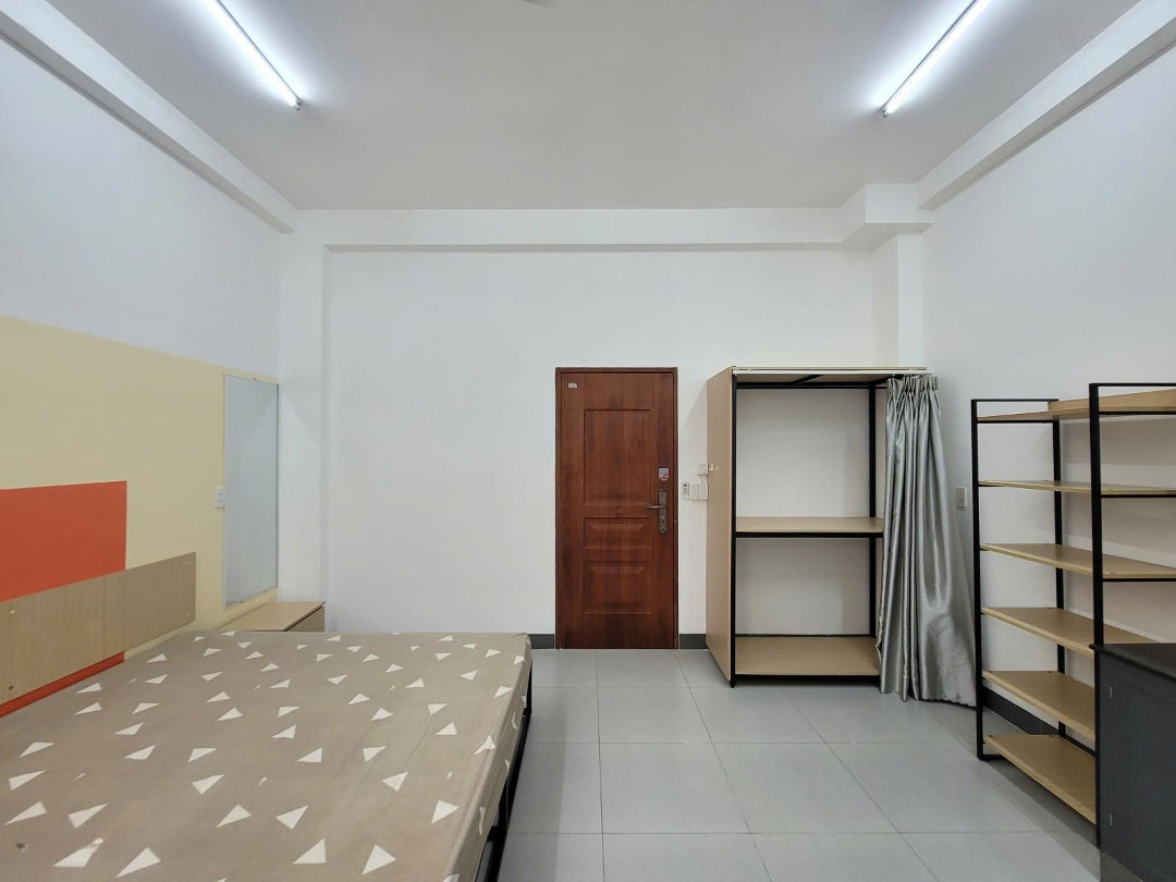 Cho Thuê Ch Dịch Vụ Full Nội Thất Giá Chỉ 4,5 Triệu/Tháng Xách Vali Vào Ở Thôi Kdc Phong Phú 4 Lovera