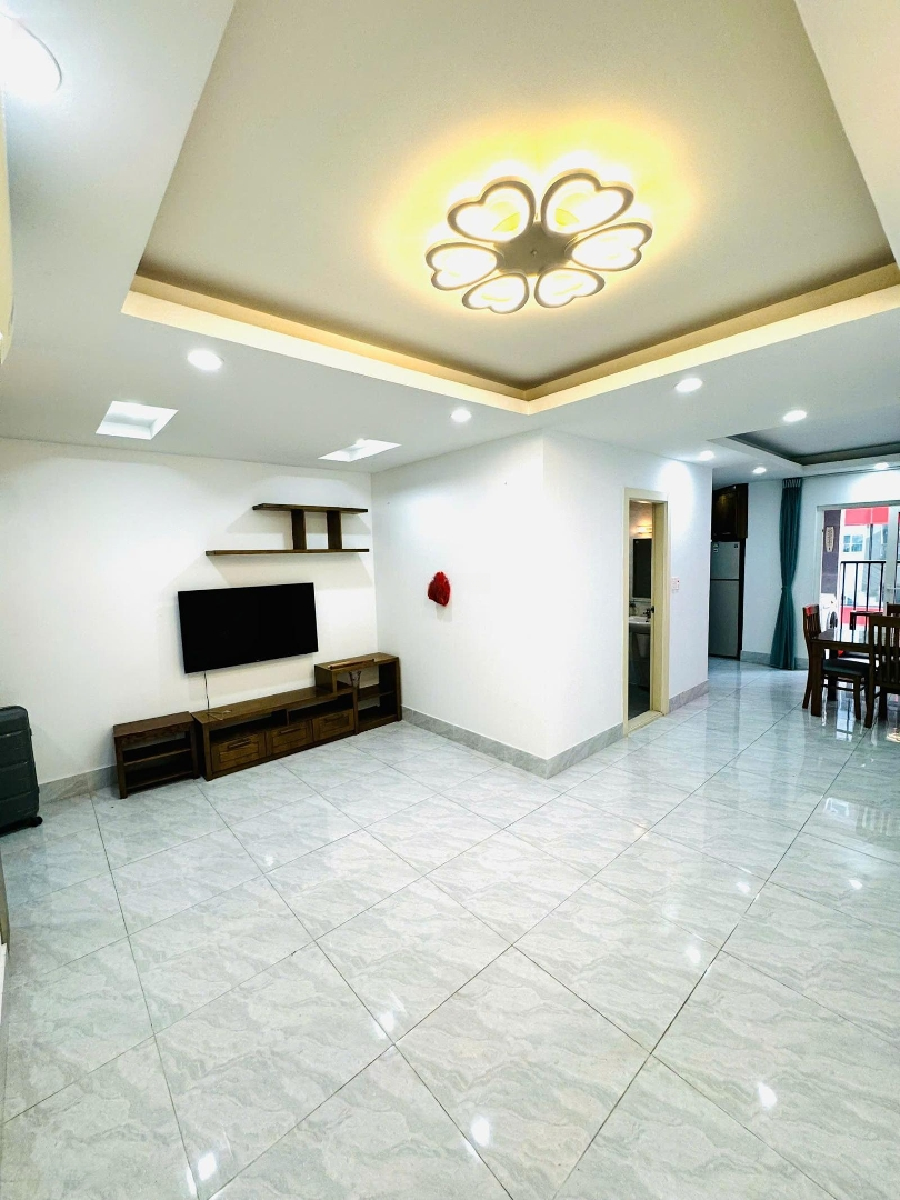 Cần Bán Chung Cư Trung Tâm Quận Cầu Giấy Full Nội Thất